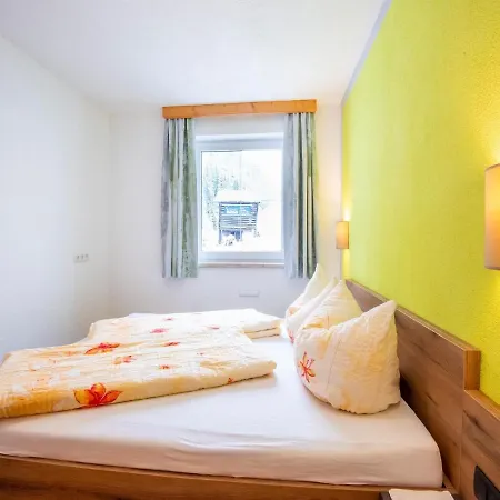 A Luxuriously Furnished, Spacious Holiday Near The Ski Lift Lejlighed