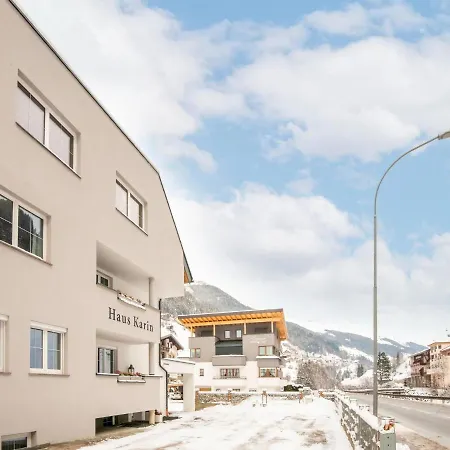 A Luxuriously Furnished, Spacious Holiday Near The Ski Lift Apartment *