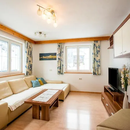 A Luxuriously Furnished, Spacious Holiday Near The Ski Lift *