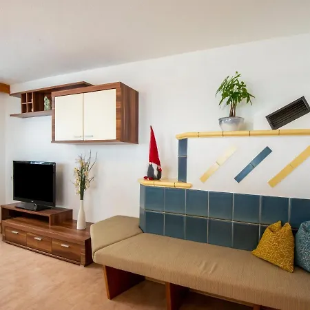 A Luxuriously Furnished, Spacious Holiday Near The Ski Lift Kappl (Landeck)